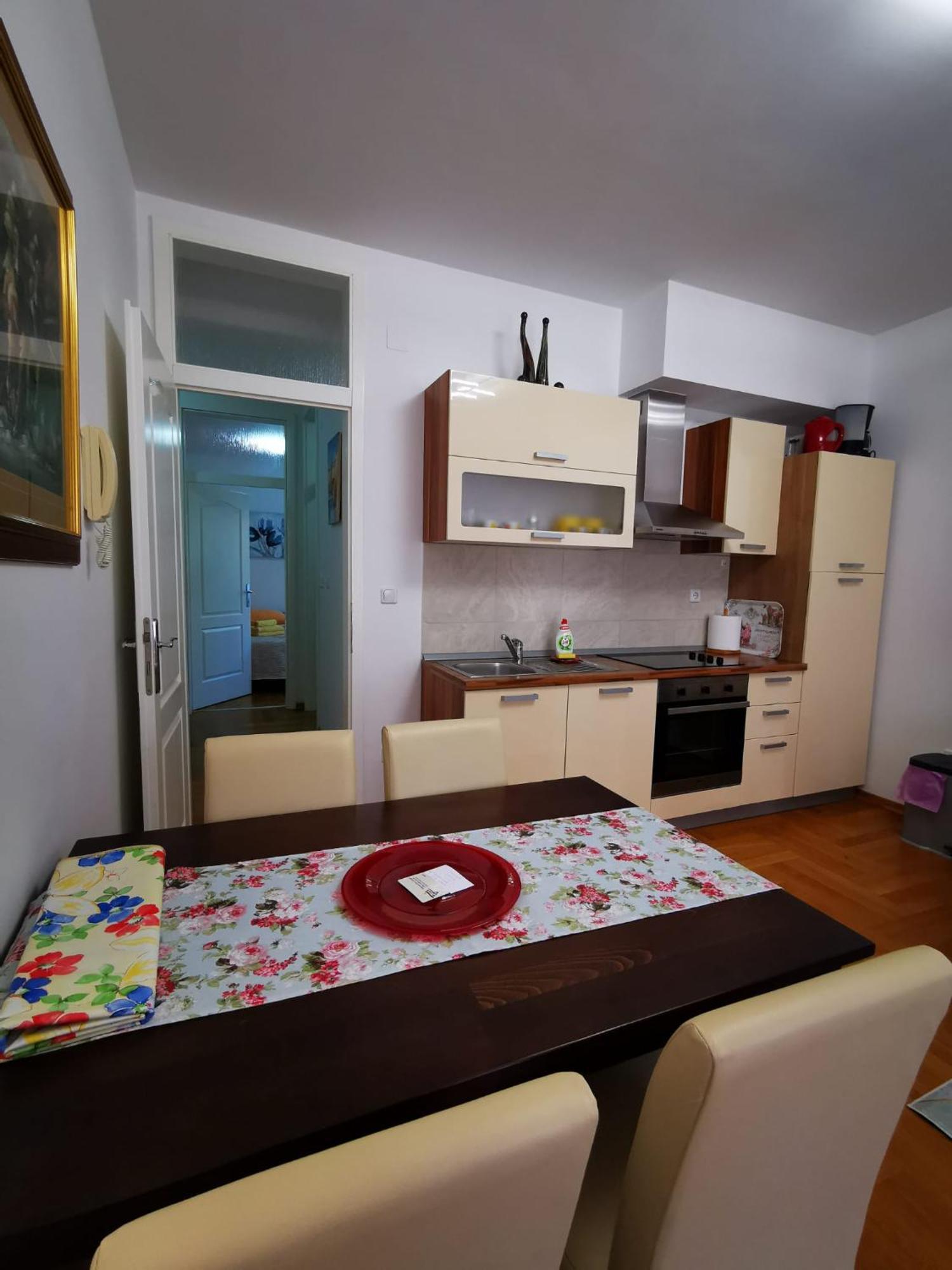 Mara Cres