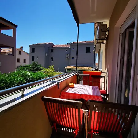 Apartments Mara Cres Exterior photo