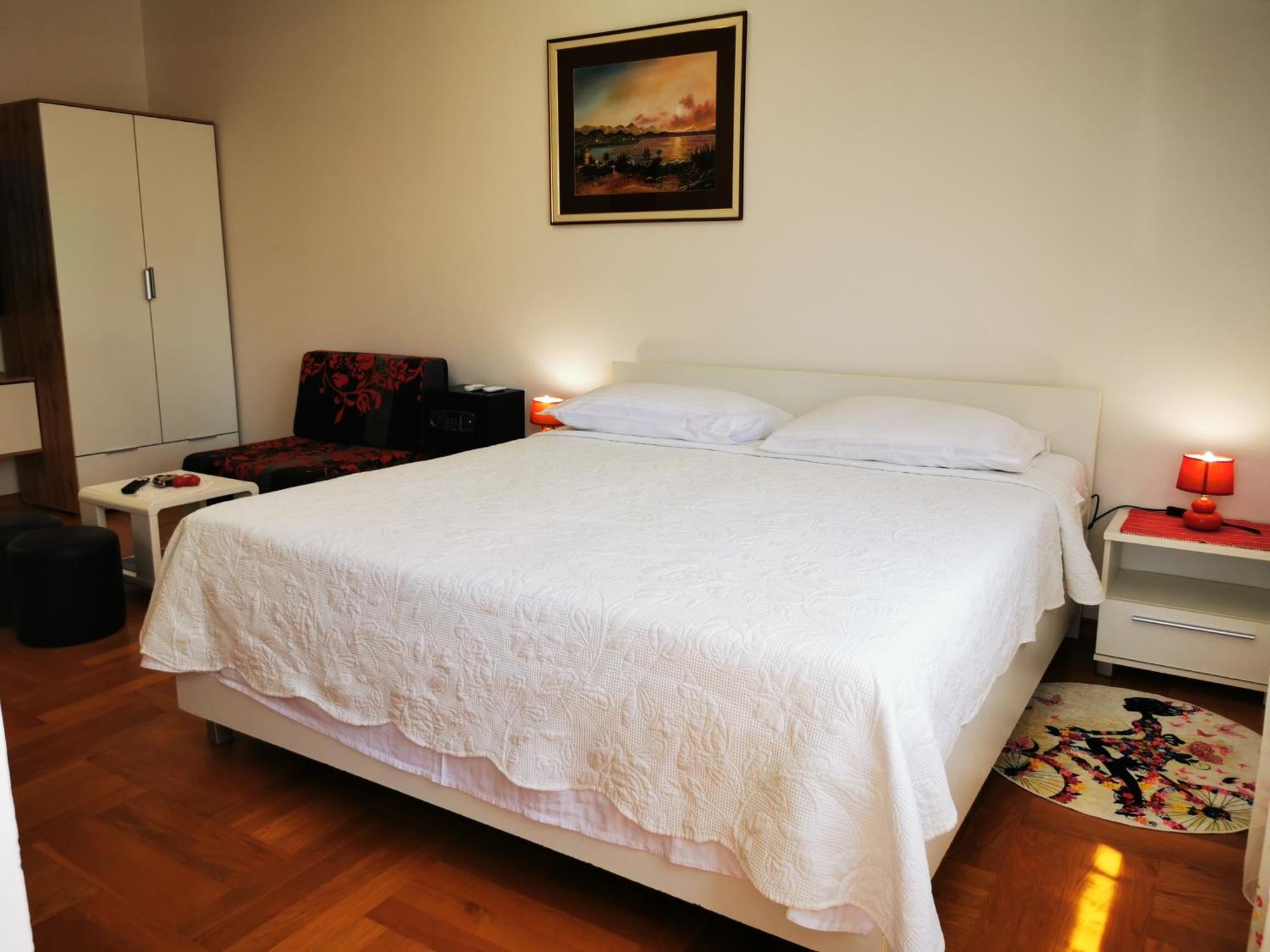 Mara Cres