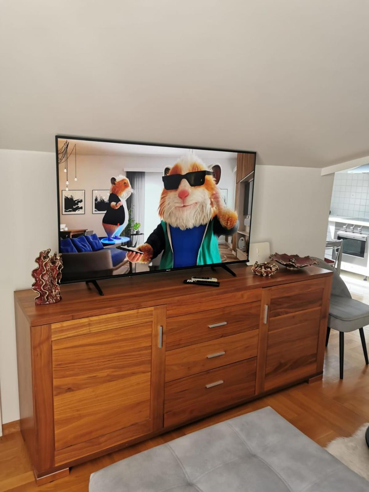 Mara Apartment Cres