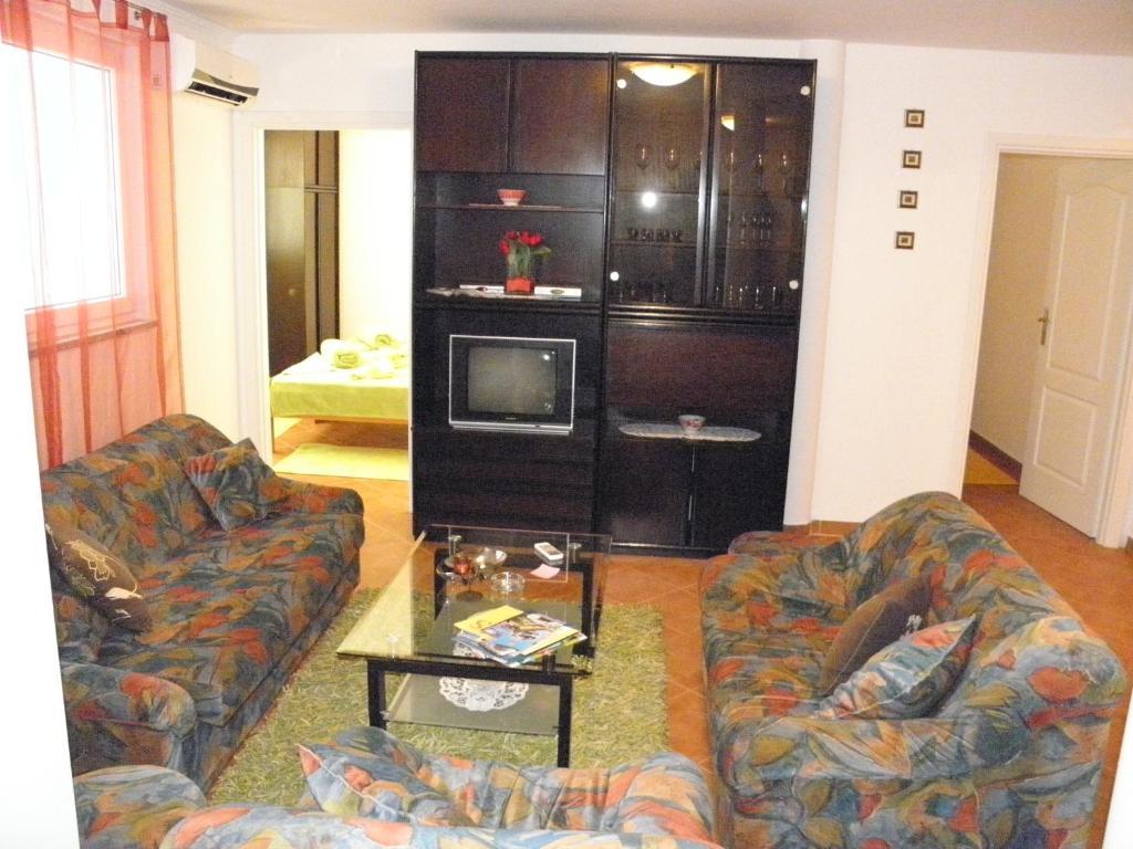 Mara Apartma Cres